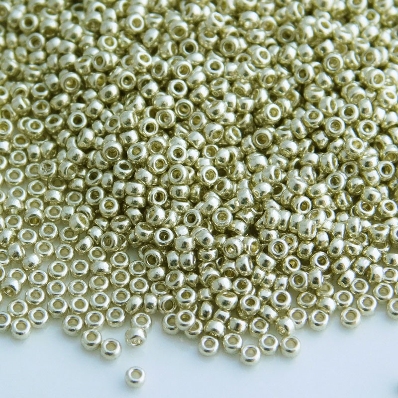 Miyuki Size 8/0 Round Seed Beads – Duracoat Galvanized Silver, 22gm (8-4201)