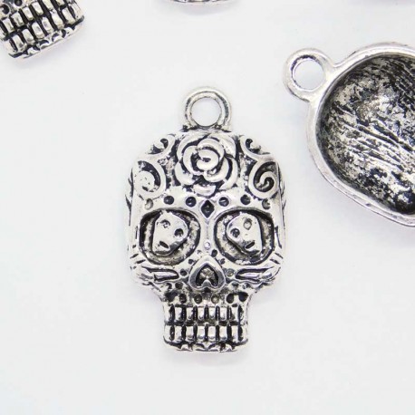 25mm Skull Pendant - Antique Silver Tone - Pack of 1