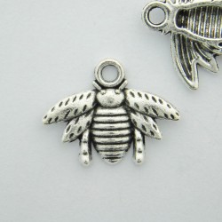 16mm Bee Charm - Antique Silver Tone - Pack of 1
