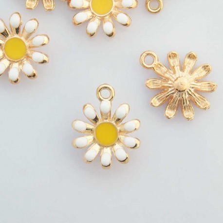 13mm Daisy Enamel Charm - Pack of 1